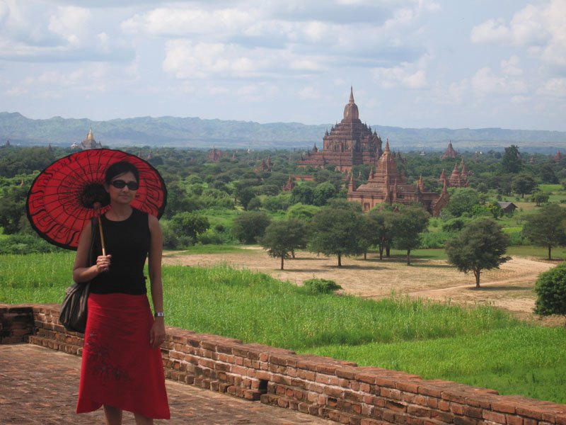 you can see around me some of the many hundreds of the ancient temples that dot the plains of Bagan
