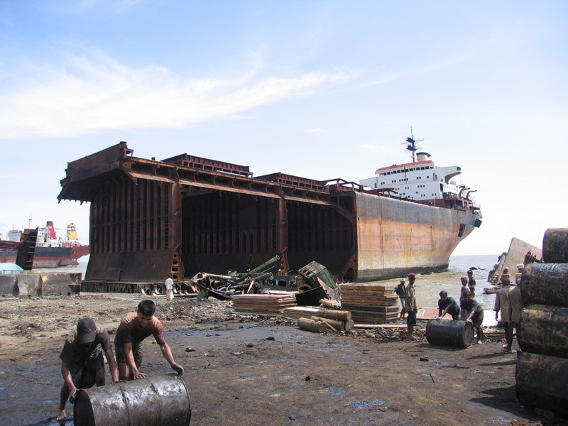 it was fascinating to watch these monster huge ships being taken apart
