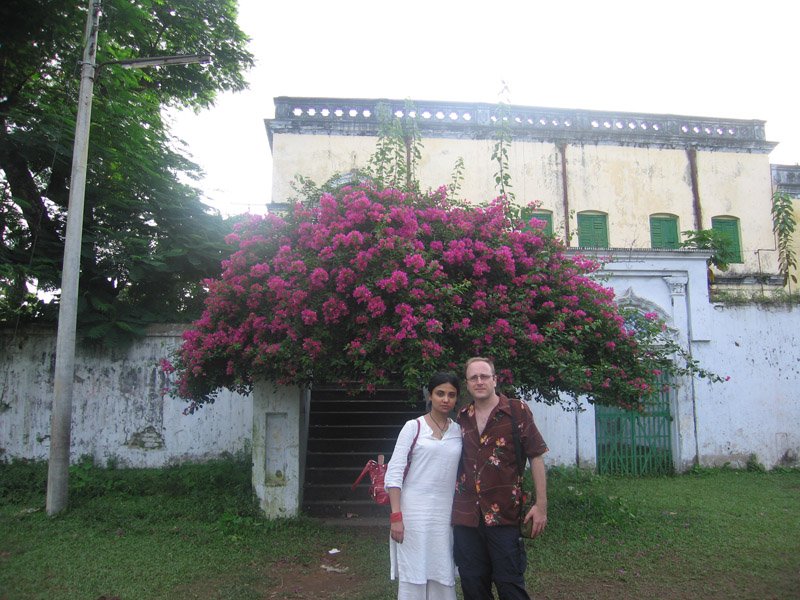 me & Chuck in front of the Comilla Nawab Bari (Nawabs were Muslim rulers).  my mom's aunt spent her life here-we used to visit her when i was little. the Nawabs (her family) used to own all the land around - now part of the town

