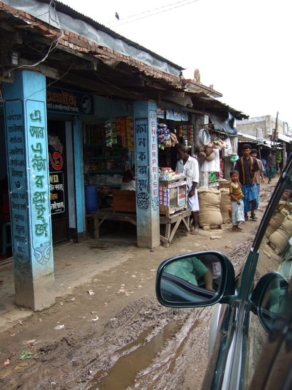 we took this narrow little village road that people who visit Teknaf don't know about. the road ends after a while, & even our 4-wheeler couldn't make it past it all the way to the ocean. so we parked the car & walked
