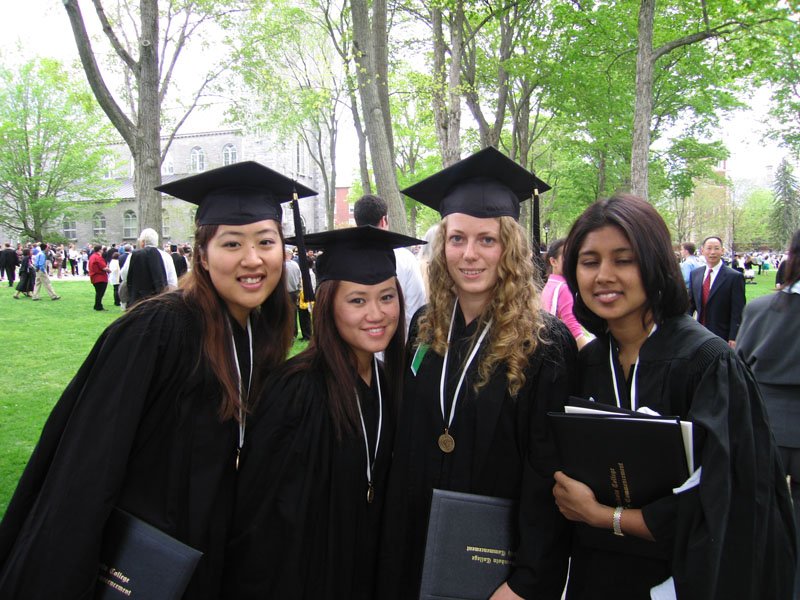 Zaynah & her roommates
